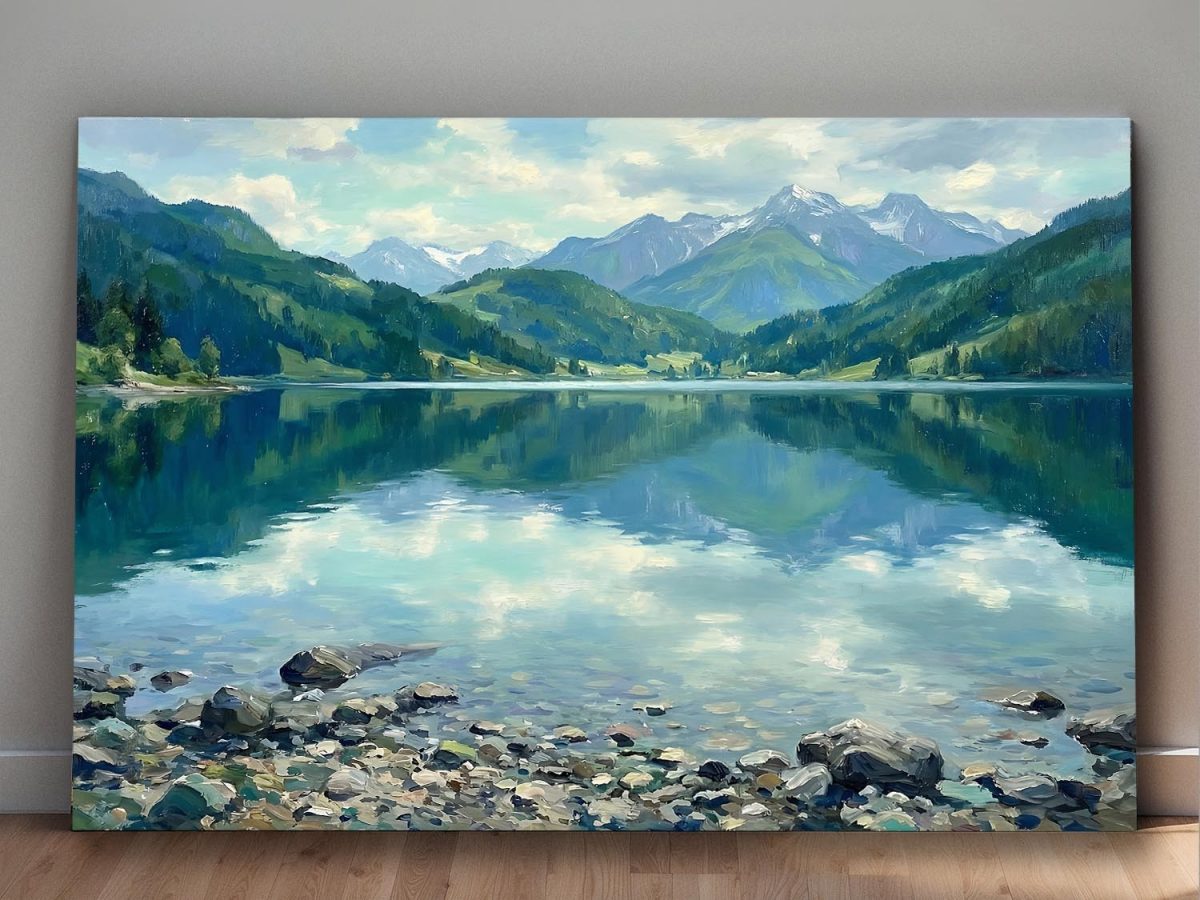 Bergsee im klaren Licht – ruhiges Landschaftsbild auf Leinwand