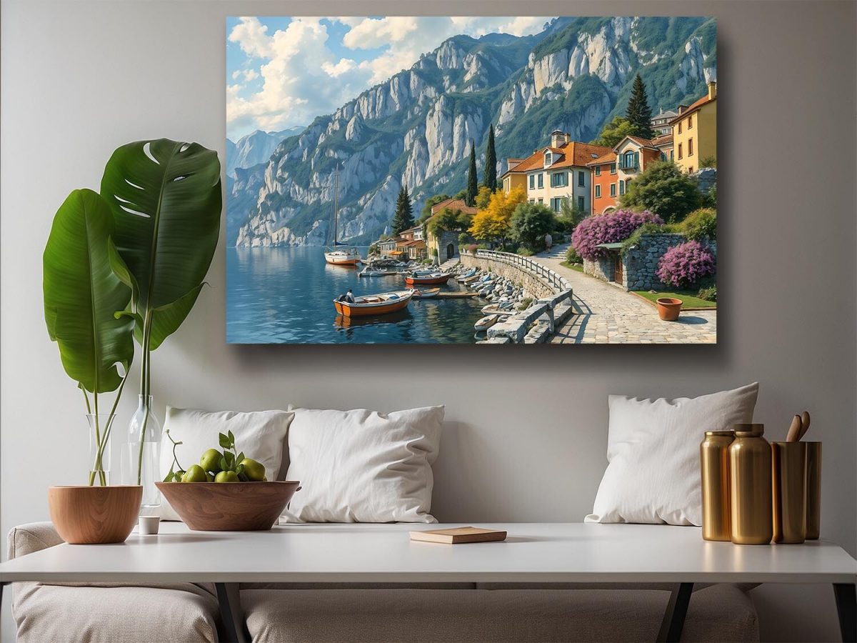 Küstenstadt am Gardasee mit Blick auf die Berge, Digital Art, KI Art